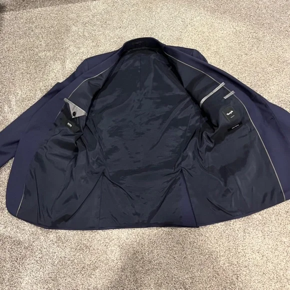 Hugo Boss 100% Virgin Wool Suit